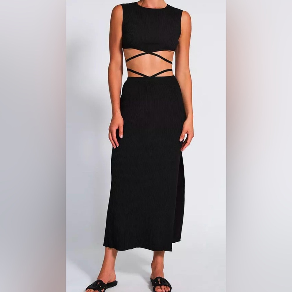 NEW! Devon Windsor Sage Skirt in Black (Size Large) with Tie and high slit